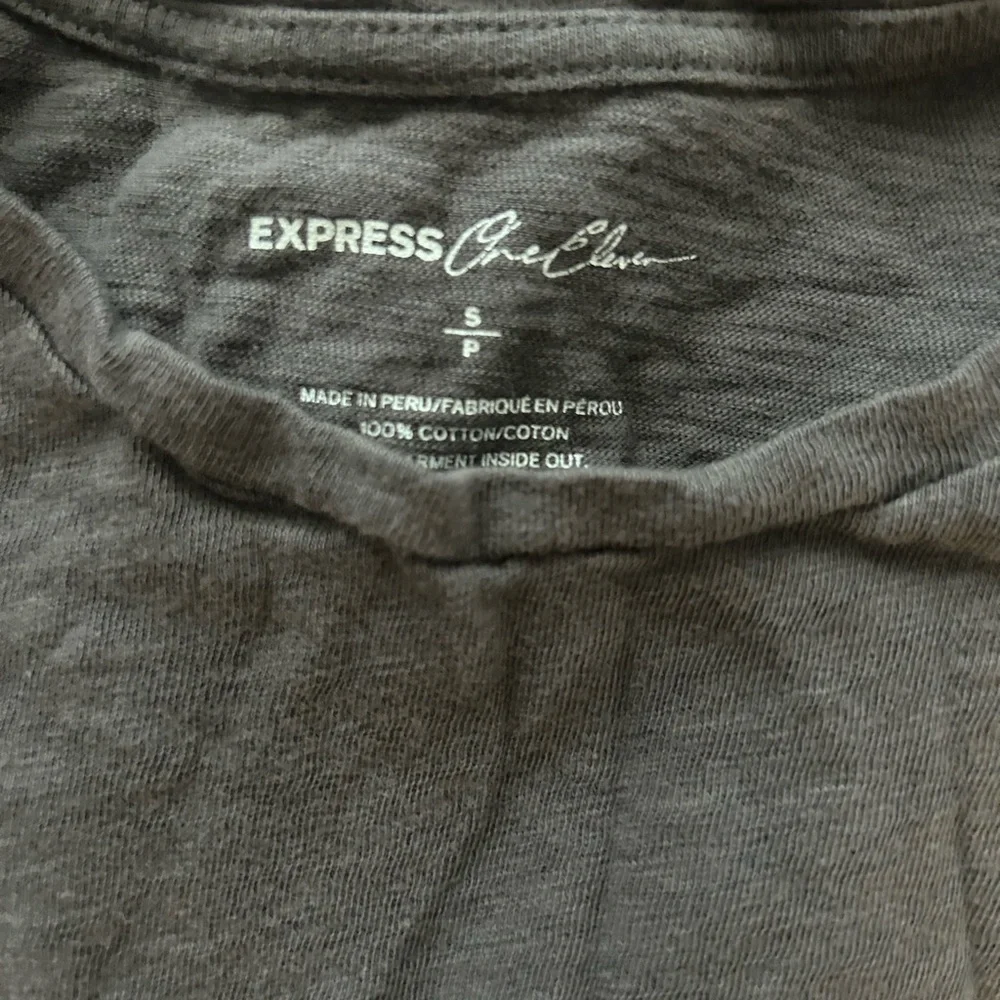 Express Tshirt bundle of 5 - Picture 9 of 11